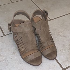 Cute heels for spring ❤️Make me an offer